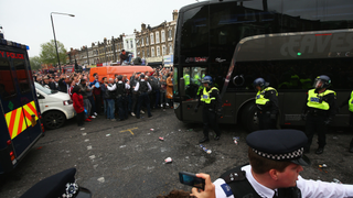 A Bunch Of West Ham Fans Attack Manchester United's Bus, Delaying Game